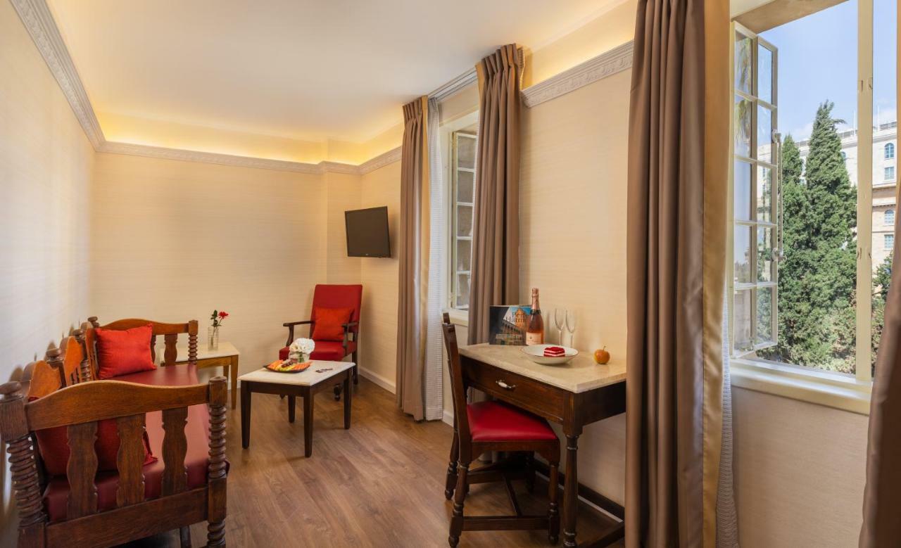 Ymca Three Arches Hotel Йерусалим Екстериор снимка